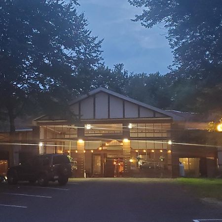 Pocono Mountain Hotel And Spa Gouldsboro Ngoại thất bức ảnh